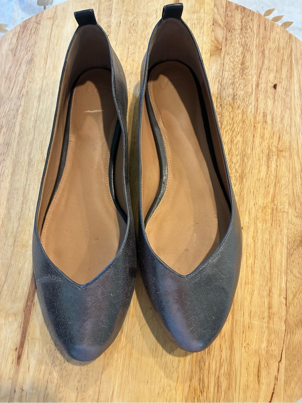 Ugg Women's Metallic Gray Pointed Toe Ballet Flats